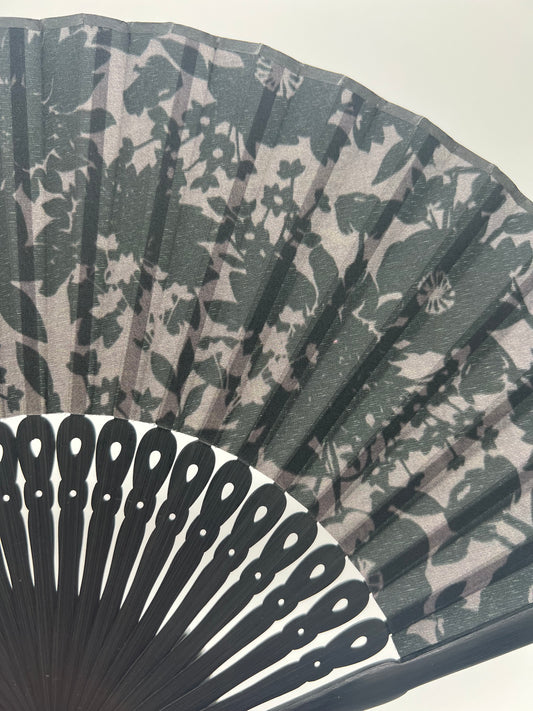 GFT-5 Folding fan (Black and Beige flower pattern)